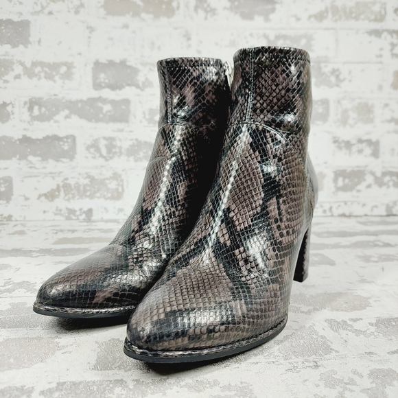 Marc Fisher Dyvine Snake Print Block Heel Zip Up Ankle Booties V695 - Picture 2 of 14